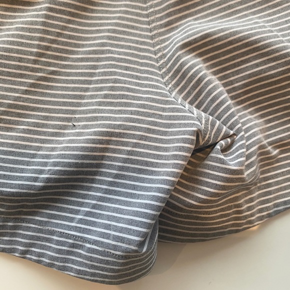 Lululemon Shorts 3” Inseam Dusty Blue Grey Stripe Size 6 - Picture 5 of 9